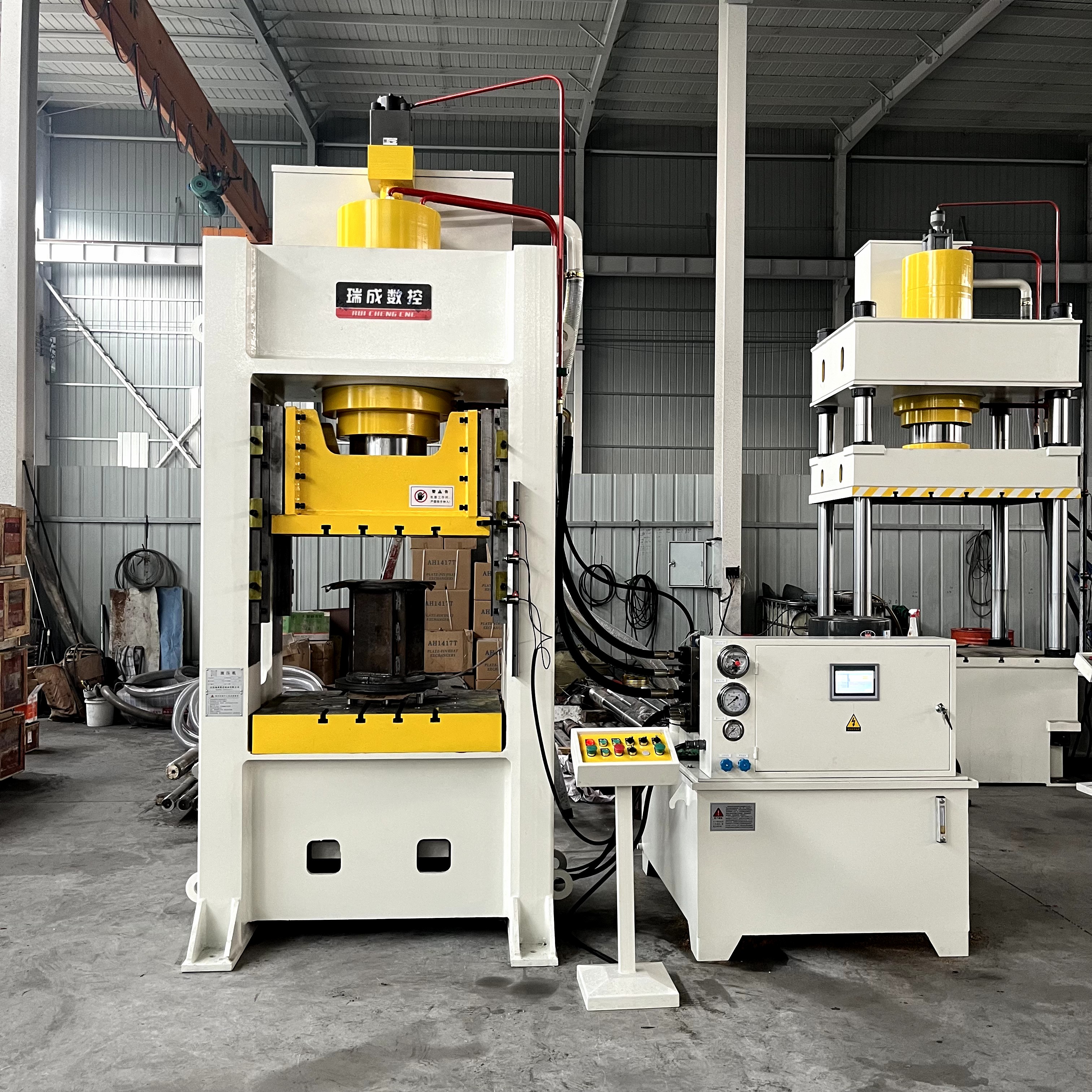 250吨闭式液压机带风冷和下顶缸多杆顶出